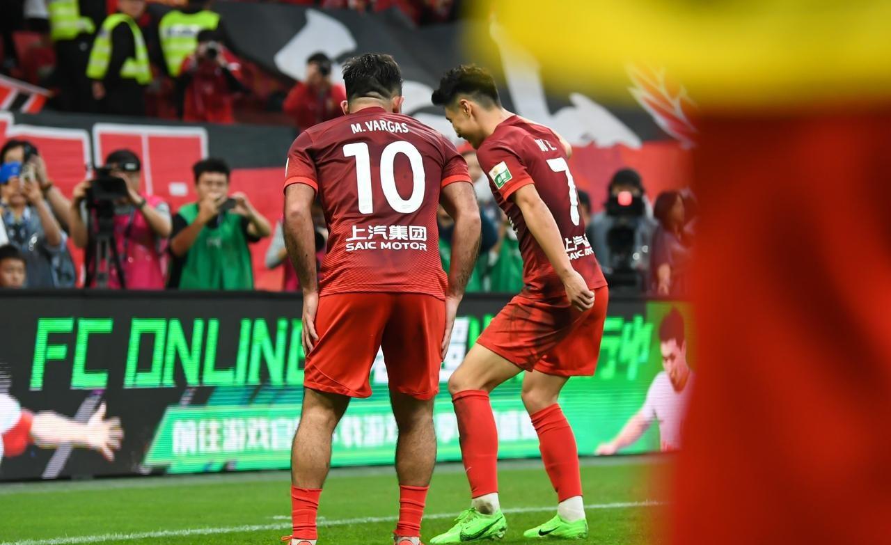 线上娱乐- 英超2324三种比赛用球  第2张