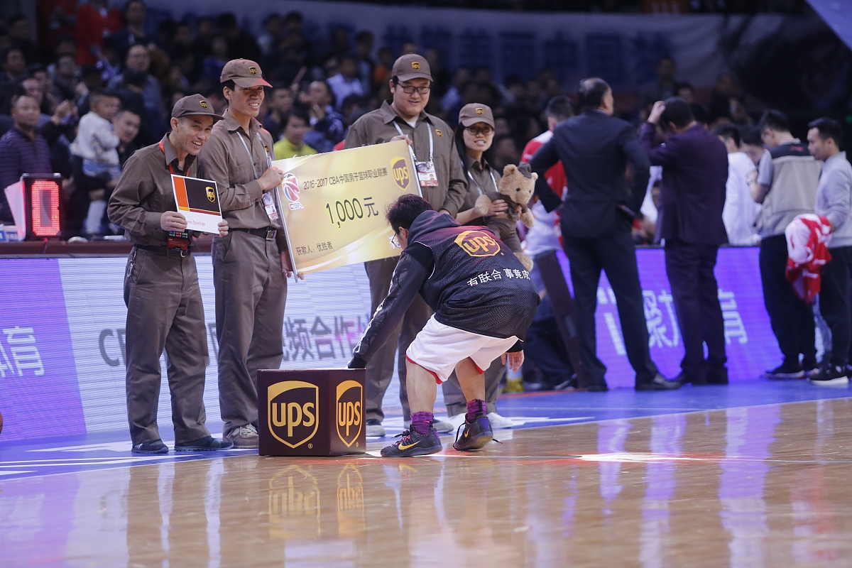 爱游戏-转折点门兴格拉德巴赫内部沟通，CBA常规赛转会期攻防权衡，压力陡增，轮换策略成焦点的简单介绍  第1张