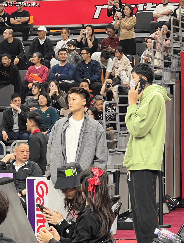 爱游戏-转折点门兴格拉德巴赫内部沟通，CBA常规赛转会期攻防权衡，压力陡增，轮换策略成焦点的简单介绍  第2张