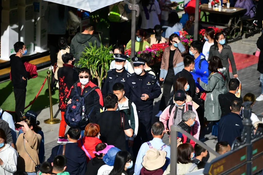 竞赛事-包含北京首钢发布备战花絮；加时末段单刀错失；意甲任务艰巨；临场指挥获称赞的词条  第1张